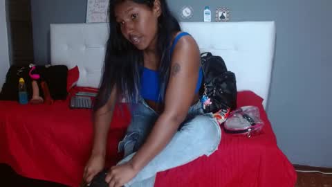 annie_scott_ online show from 18, 2, 2025