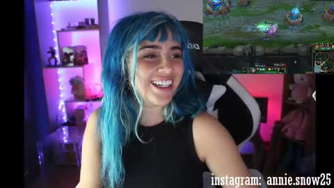 Snapshot of annie_snow_ chatting on 20, 12, 2024 JEANNE no olvides seguirme dont forget follow me  uu online show from 20, 12, 2024
