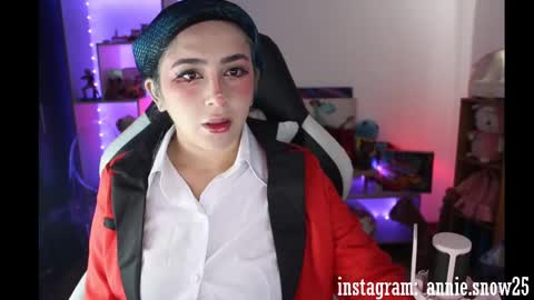 Snapshot of annie_snow_ chatting on 21, 12, 2024 JEANNE no olvides seguirme dont forget follow me  uu online show from 21, 12, 2024