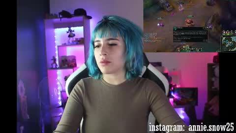 Snapshot of annie_snow_ chatting on 10, 1, 2025 JEANNE no olvides seguirme dont forget follow me  uu online show from 10, 1, 2025