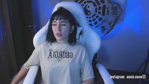 Snapshot of annie_snow_ chatting on 16, 2, 2025 JEANNE no olvides seguirme dont forget follow me  uu online show from 16, 2, 2025