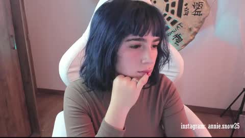 Snapshot of annie_snow_ chatting on 20, 2, 2025 JEANNE no olvides seguirme dont forget follow me  uu online show from 20, 2, 2025