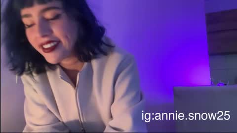 Snapshot of annie_snow_ chatting on 3, 3, 2025 JEANNE no olvides seguirme dont forget follow me  uu online show from 3, 3, 2025