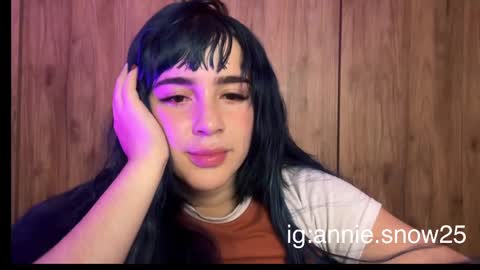 Snapshot of annie_snow_ chatting on 11, 3, 2025 JEANNE no olvides seguirme dont forget follow me  uu online show from 11, 3, 2025