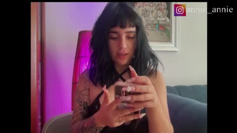 Snapshot of annie_snow_ chatting on 24, 9, 2025 JEANNE no olvides seguirme dont forget follow me  uu online show from 24, 9, 2025