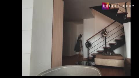 Snapshot of annie_snow_ chatting on 15, 10, 2025 JEANNE no olvides seguirme dont forget follow me  uu online show from 15, 10, 2025