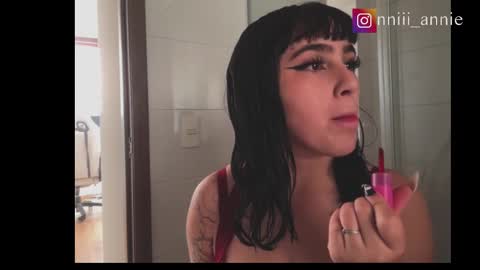 Snapshot of annie_snow_ chatting on 16, 10, 2025 JEANNE no olvides seguirme dont forget follow me  uu online show from 16, 10, 2025