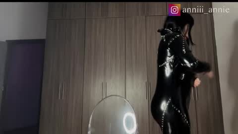 JEANNE no olvides seguirme dont forget follow me  uu online show from 8, 1, 2026