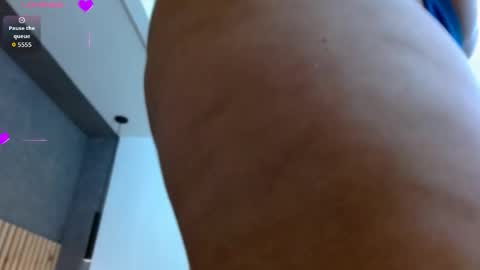 Annie Volker online show from 22, 10, 2025