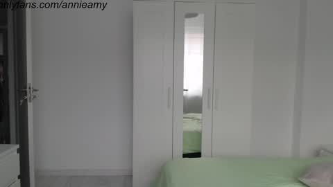 Annie online show from 10, 1, 2025