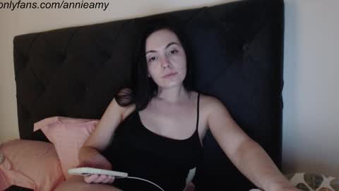 Annie online show from 24, 2, 2025