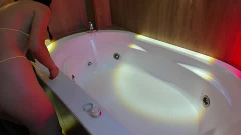 Annie And Leandro online show from 7, 1, 2026