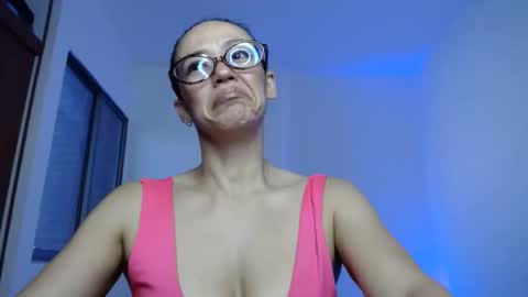 Snapshot of anniecervantez chatting on 7, 4, 2026 Annie online show from 7, 4, 2026