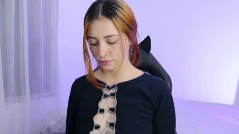 Snapshot of anniemora_ chatting on 7, 4, 2026 Annie online show from 7, 4, 2026