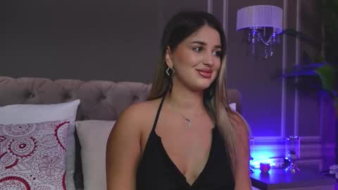 Snapshot of anniestyles chatting on 29, 10, 2025 AnnieStyles online show from 29, 10, 2025