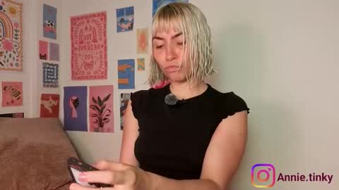 annietinky online show from 13, 3, 2026