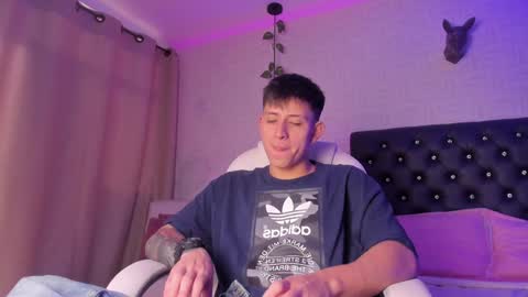 Snapshot of anniie_and_alex chatting on 13, 12, 2024 Annie Alex online show from 13, 12, 2024