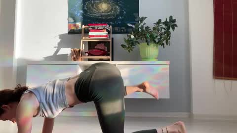 Snapshot of anntics_ chatting on 12, 9, 2025 N  antics online show from 12, 9, 2025