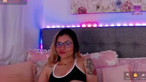 Snapshot of anntonellalee chatting on 15, 10, 2025 Antonella Lee online show from 15, 10, 2025