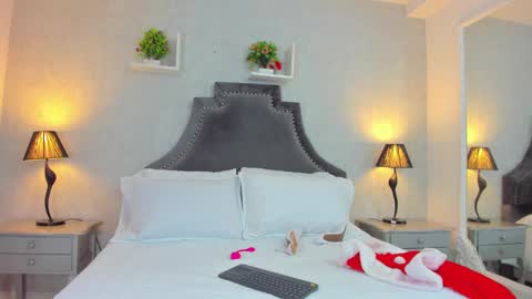 Anntonia Woods  online show from 24, 12, 2024