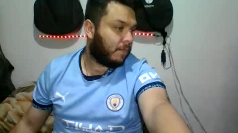 lion kennedy independent model moderator online show from 19, 11, 2025