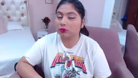 Snapshot of anny_louis chatting on 7, 12, 2024 ANNY LOUIS online show from 7, 12, 2024