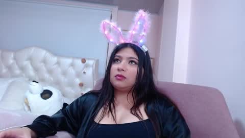 Snapshot of anny_louis chatting on 10, 12, 2024 ANNY LOUIS online show from 10, 12, 2024