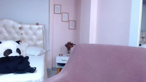 Snapshot of anny_louis chatting on 13, 12, 2024 ANNY LOUIS online show from 13, 12, 2024
