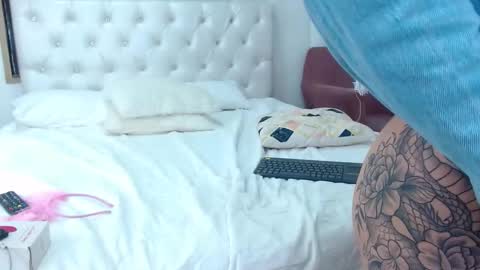 Snapshot of anny_louis chatting on 15, 1, 2025 ANNY LOUIS online show from 15, 1, 2025