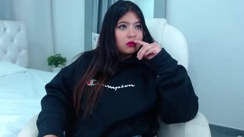 Snapshot of anny_louis chatting on 19, 2, 2025 ANNY LOUIS online show from 19, 2, 2025