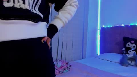 Snapshot of annybondie chatting on 10, 2, 2025 annybondie online show from 10, 2, 2025