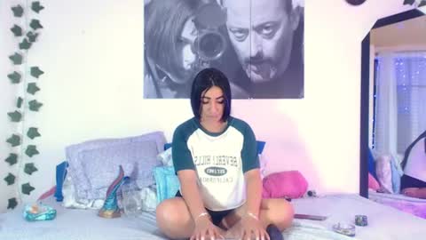 Snapshot of annyevans_ chatting on 21, 6, 2026 online show from 21, 6, 2026