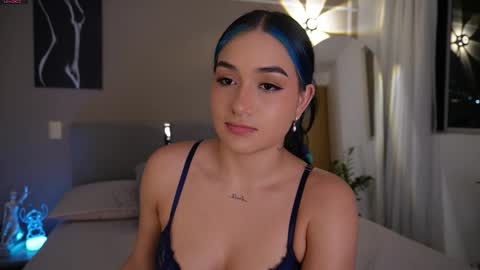 Snapshot of annyhizzle chatting on 18, 12, 2025 online show from 18, 12, 2025