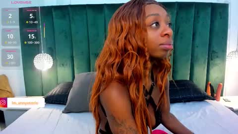 Snapshot of annyosoriio chatting on 25, 10, 2025 Anny online show from 25, 10, 2025