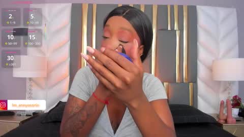 Snapshot of annyosoriio chatting on 19, 11, 2025 Anny online show from 19, 11, 2025