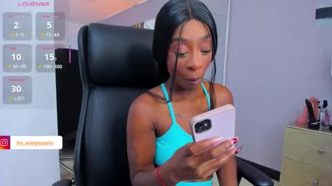 Snapshot of annyosoriio chatting on 5, 12, 2025 Anny online show from 5, 12, 2025