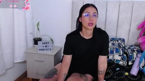 Snapshot of annyroberts_89 chatting on 17, 10, 2025 Anny online show from 17, 10, 2025