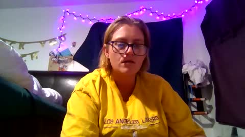 Snapshot of anonolawless chatting on 22, 4, 2026 anonolawless online show from 22, 4, 2026