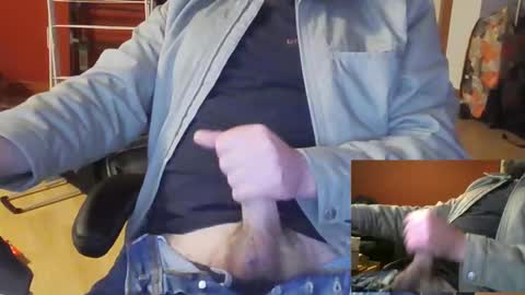 Snapshot of anontraveller chatting on 15, 11, 2025 anontraveller online show from 15, 11, 2025