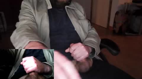 Snapshot of anontraveller chatting on 25, 11, 2025 anontraveller online show from 25, 11, 2025