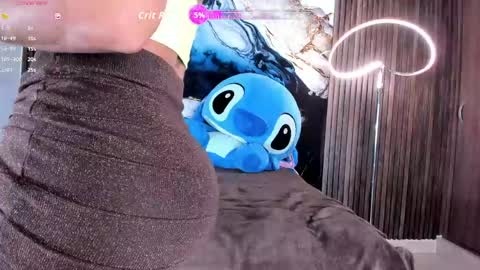 Anthoneladoll online show from 19, 4, 2026