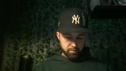 Snapshot of anthonym3 chatting on 29, 11, 2025 Ant online show from 29, 11, 2025