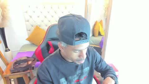 Snapshot of anthoy_wayans chatting on 15, 4, 2026 online show from 15, 4, 2026