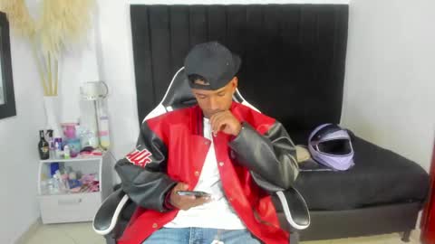 Snapshot of anthoy_wayans chatting on 1, 5, 2026 online show from 1, 5, 2026