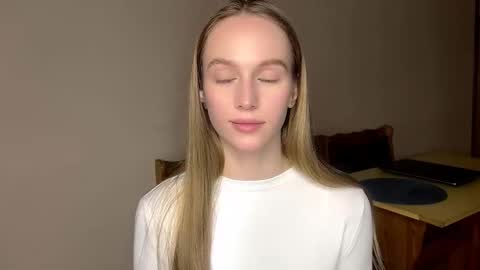 Snapshot of antionettepulgarin chatting on 6, 2, 2026 Viktoria online show from 6, 2, 2026