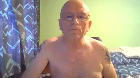 Snapshot of antmatt2025 chatting on 14, 10, 2025 antmatt2025 online show from 14, 10, 2025