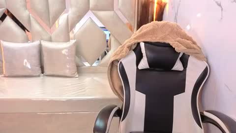 Antonela online show from 15, 12, 2025