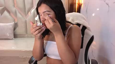 Antonela online show from 18, 12, 2025