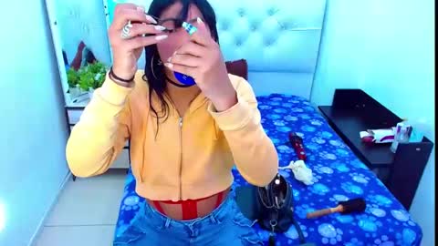 Snapshot of antonela_xx3 chatting on 9, 1, 2025 antonela_xx3 online show from 9, 1, 2025