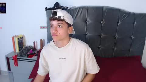 Snapshot of antonella_cruz02 chatting on 21, 4, 2026 anto ford02 online show from 21, 4, 2026